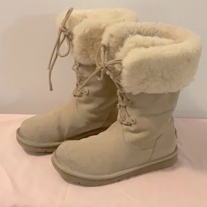 UGG Montclair Boots, sheepskin, sz 8, off white